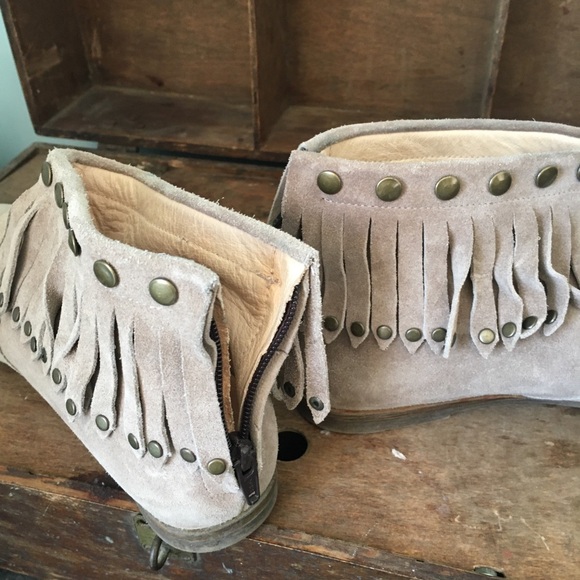 Anine Bing Fringe Moccasins. Sz6. Like new. EUC - Picture 4 of 7